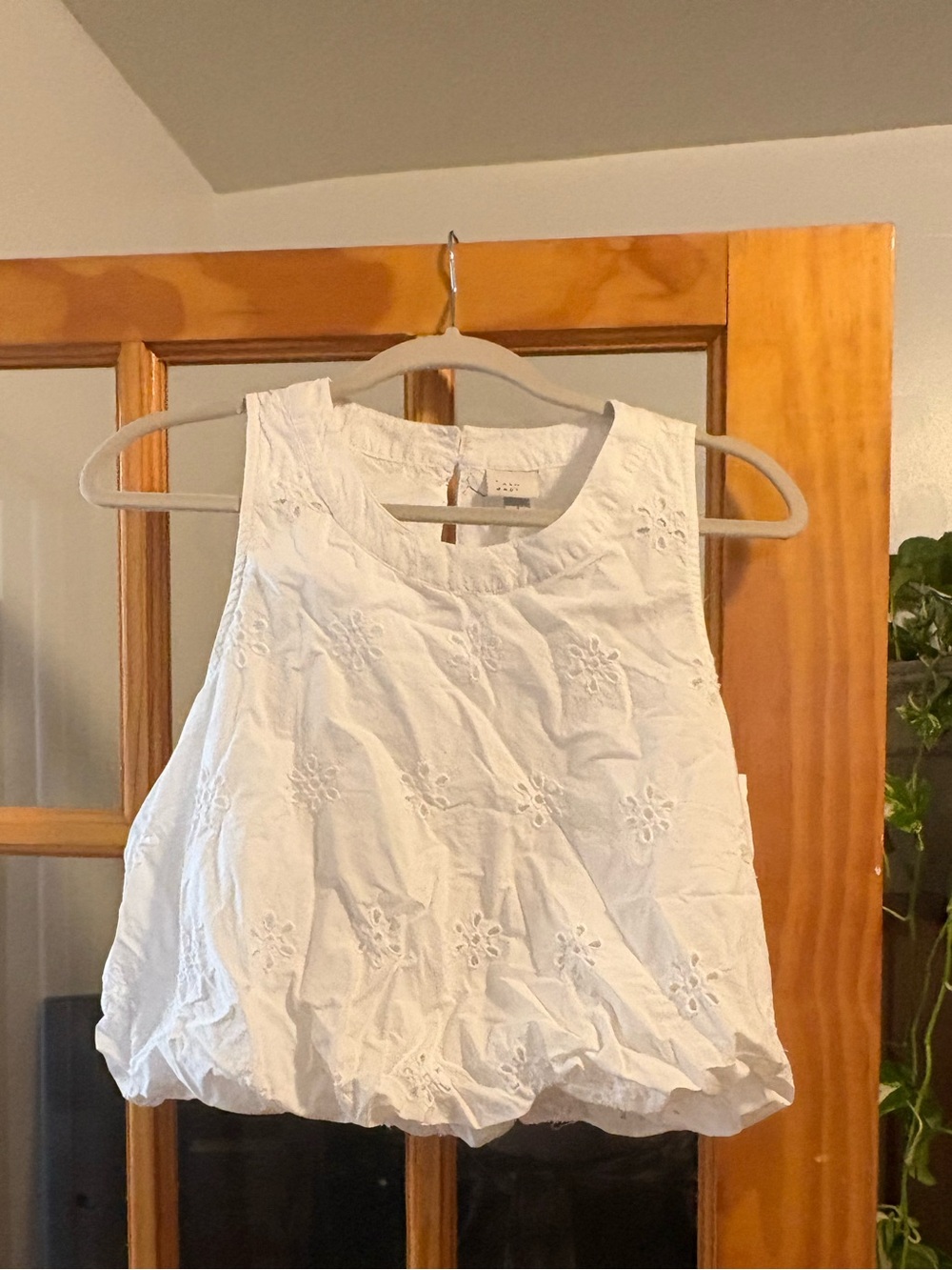White embroidered floral Eyelet Sleeveless Top - Women's Casual Summer Blouse